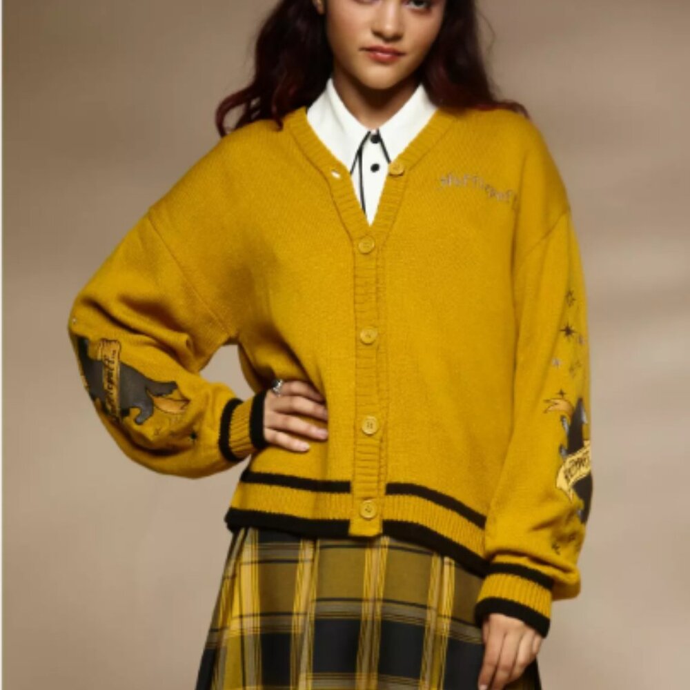 Hot Topic - Harry Potter Hufflepuff Cardigan Small/Medium
